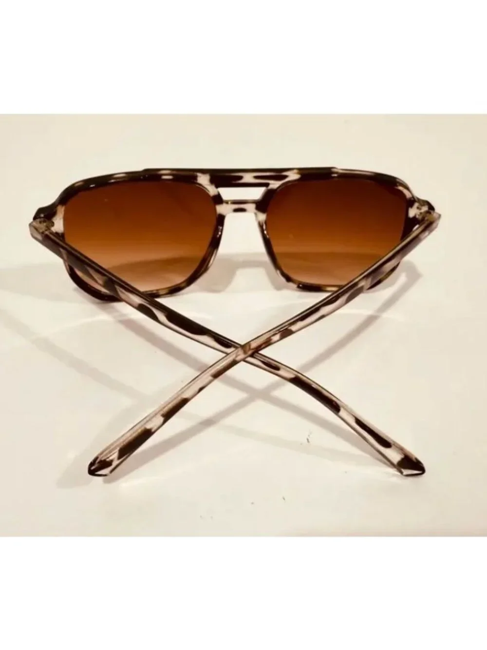 Brown Tortoiseshell Aviator Sunglasses With Brown Gradient Lenses